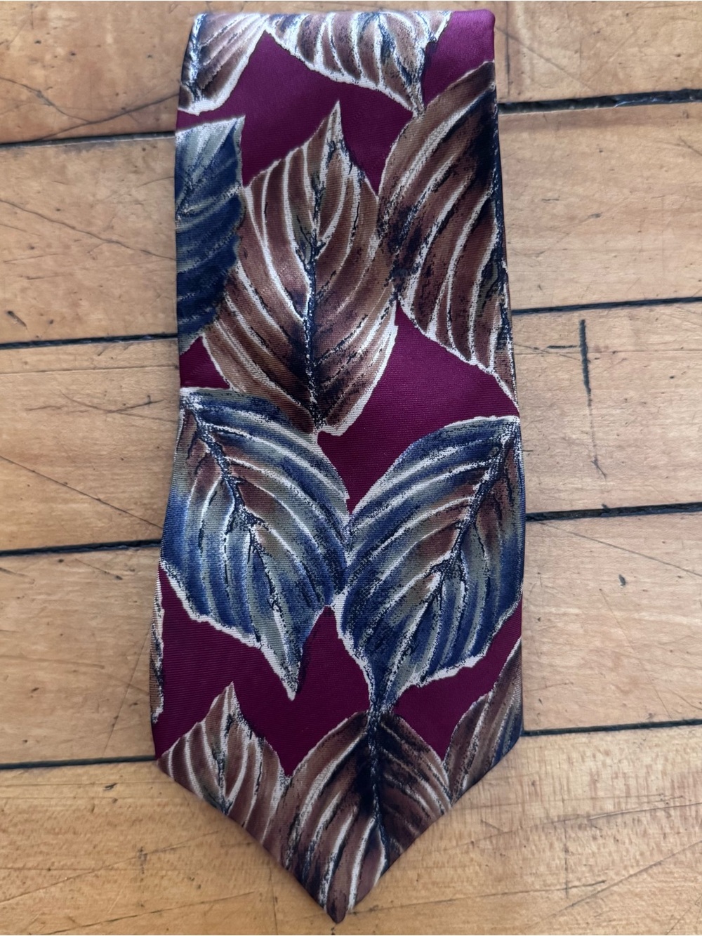 Vintage Hunting Horn tie silk red maroon tan brown leaf nature pattern